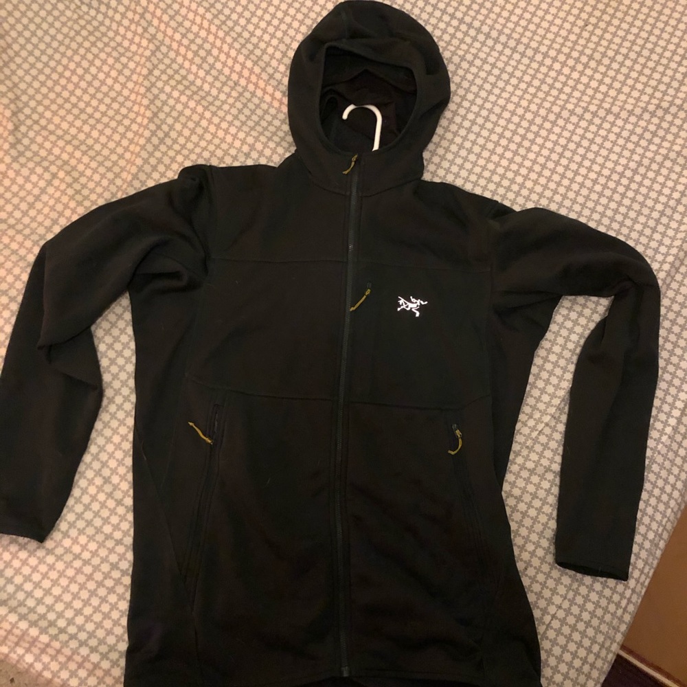 EUC Arc’teryx Fortrez hoodie